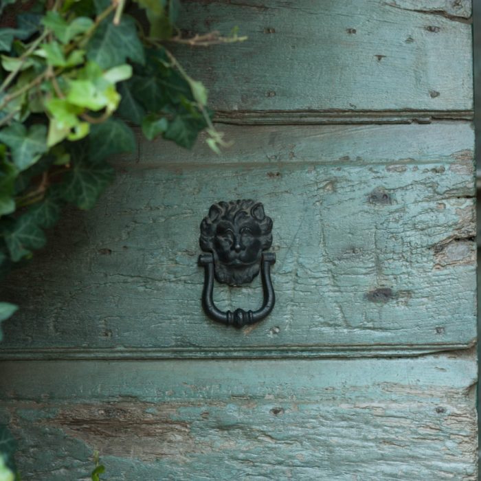 door knocker